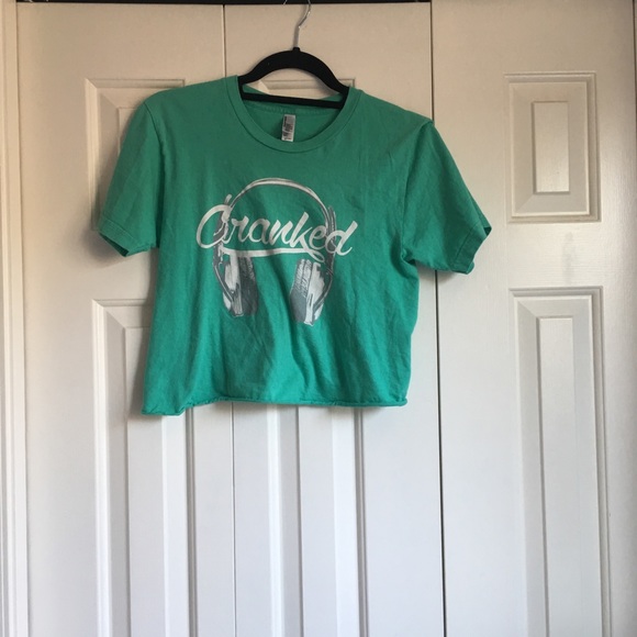 Cropped Graphic T-shirt - Picture 3 of 5